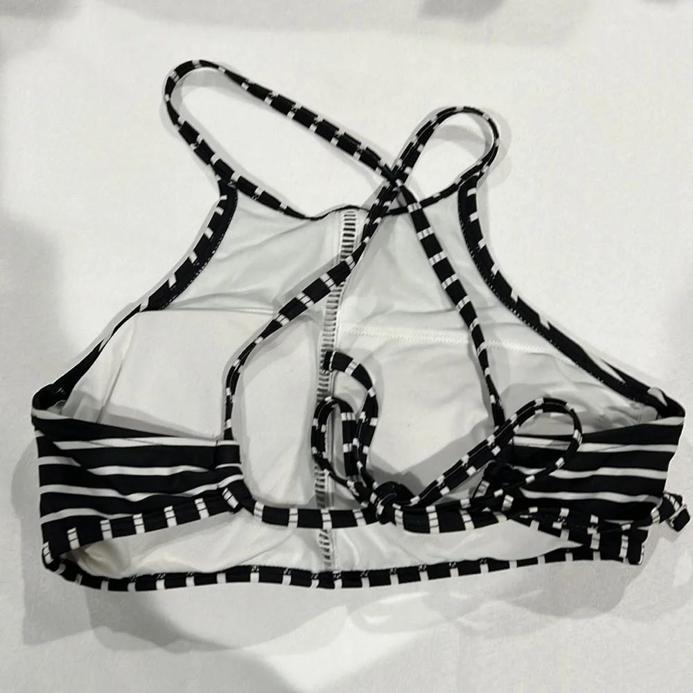 Xhilaration bikini top. Size medium.